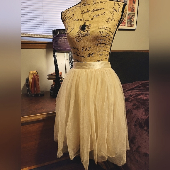 Satin + Tulle💕{Sequin Hearts}💕Skirt, Size L - Picture 2 of 5